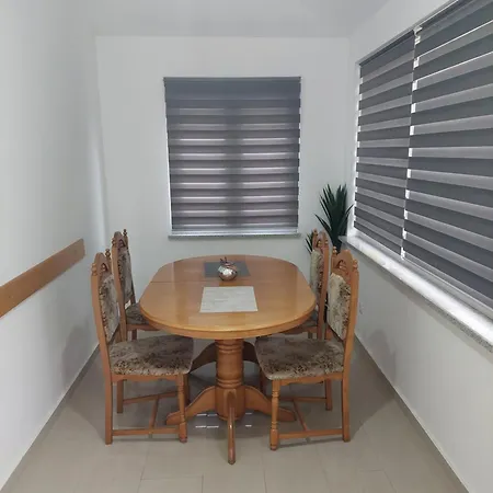 Mirjana 2 Apartman *